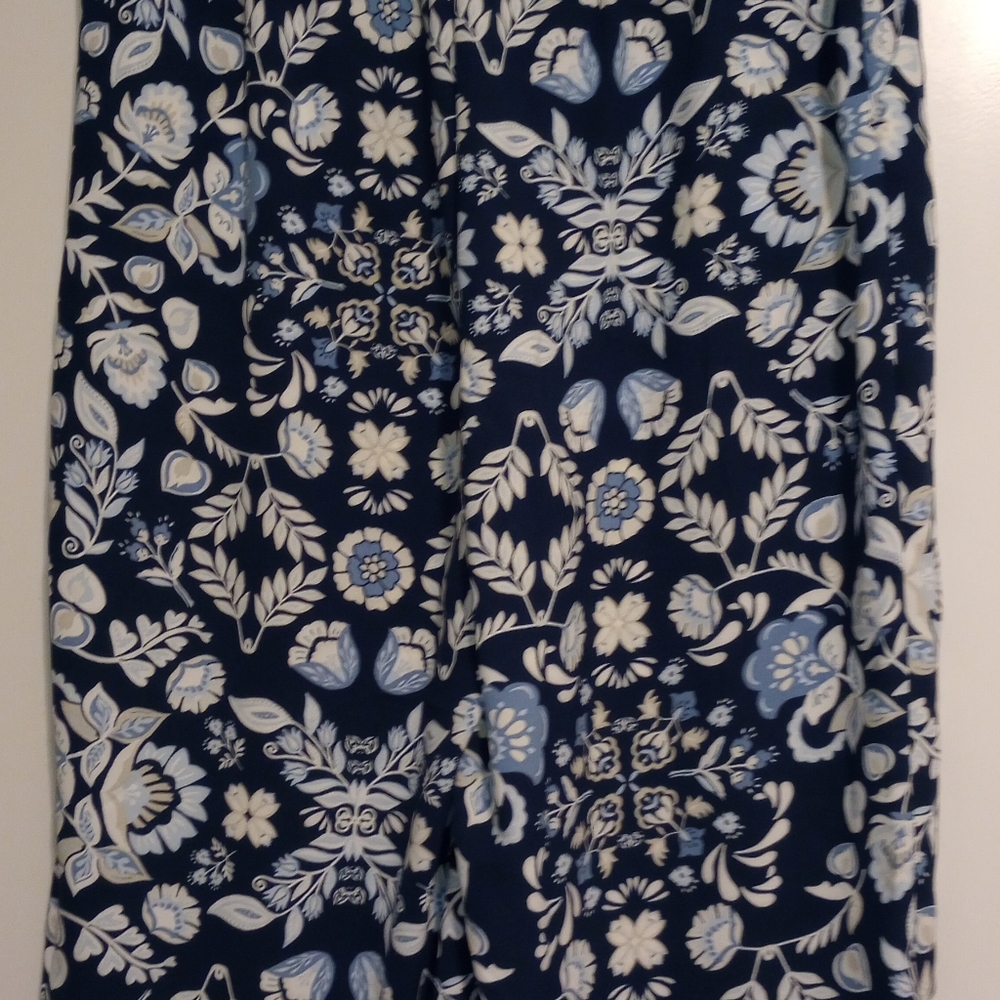 Capris - Picture 3 of 4